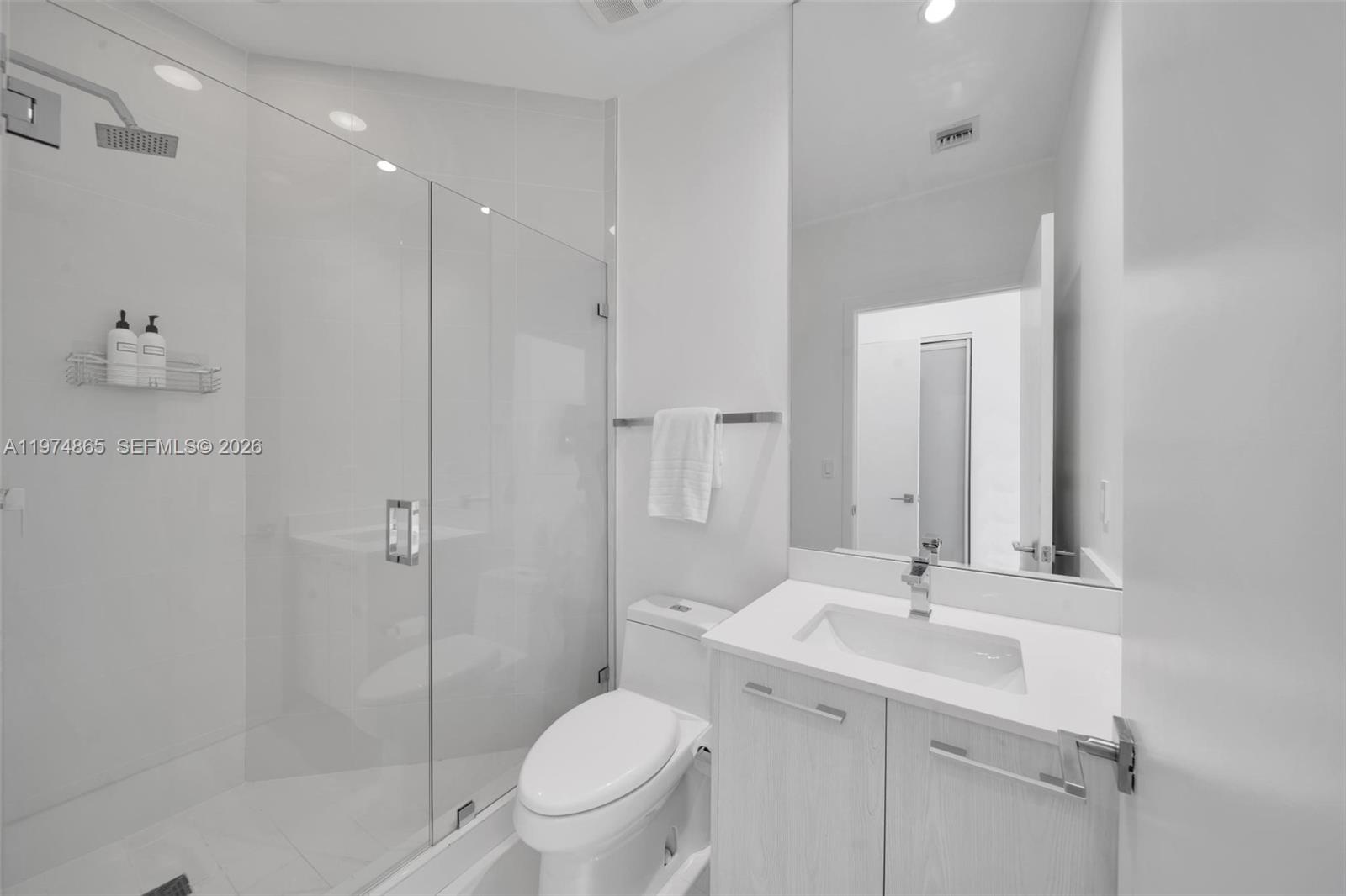 55 SW 9th St #4406, Miami FL 33130