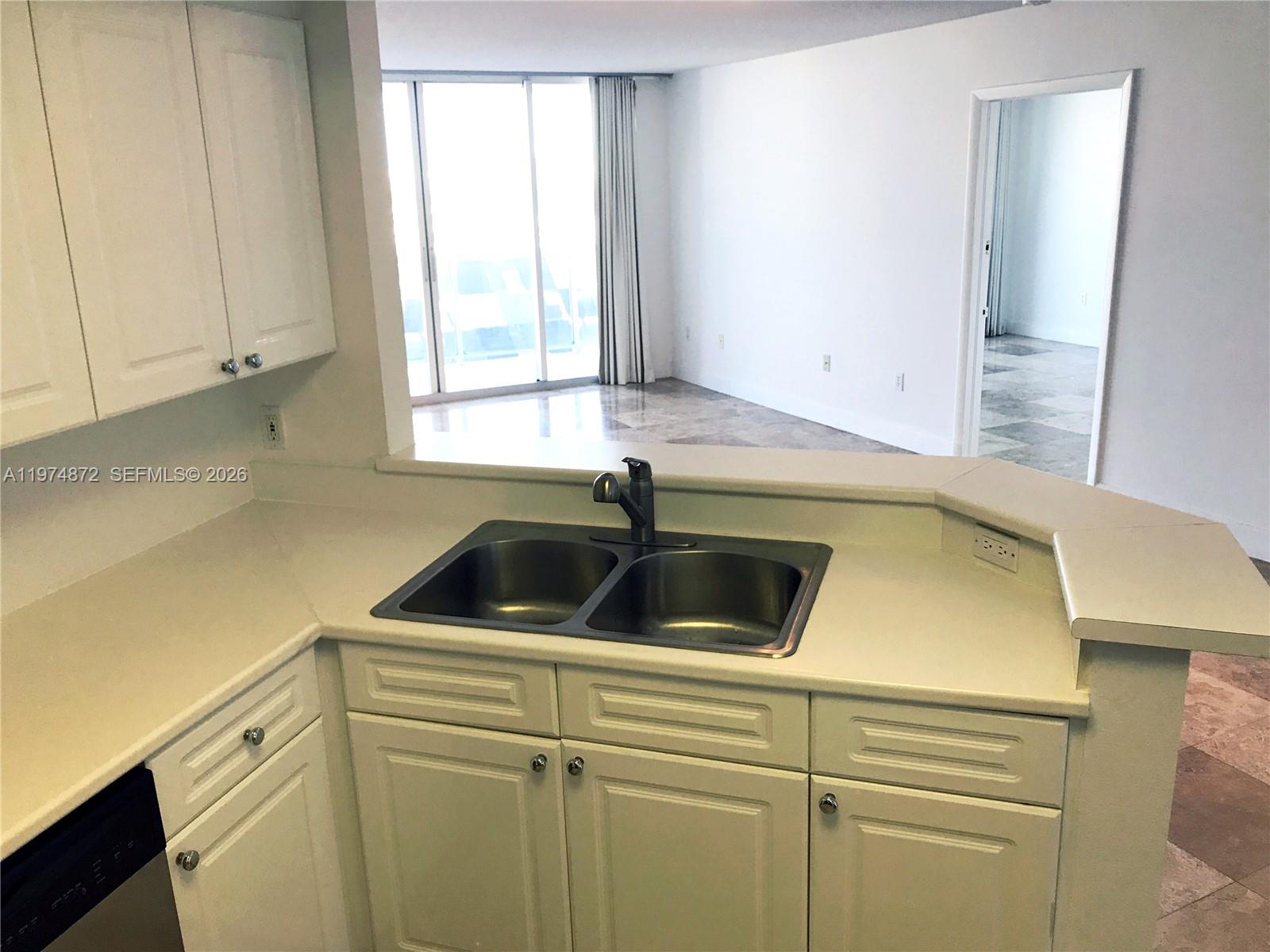 1800 SUNSET HARBOUR DR #811, Miami Beach FL 33139