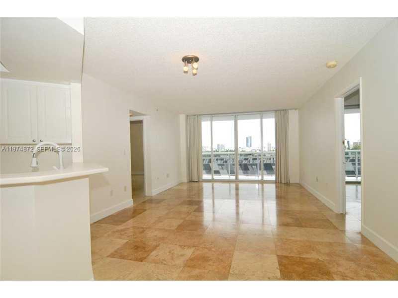 1800 SUNSET HARBOUR DR #811, Miami Beach FL 33139
