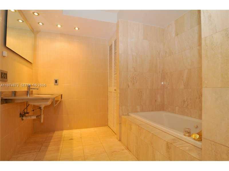 1800 SUNSET HARBOUR DR #811, Miami Beach FL 33139