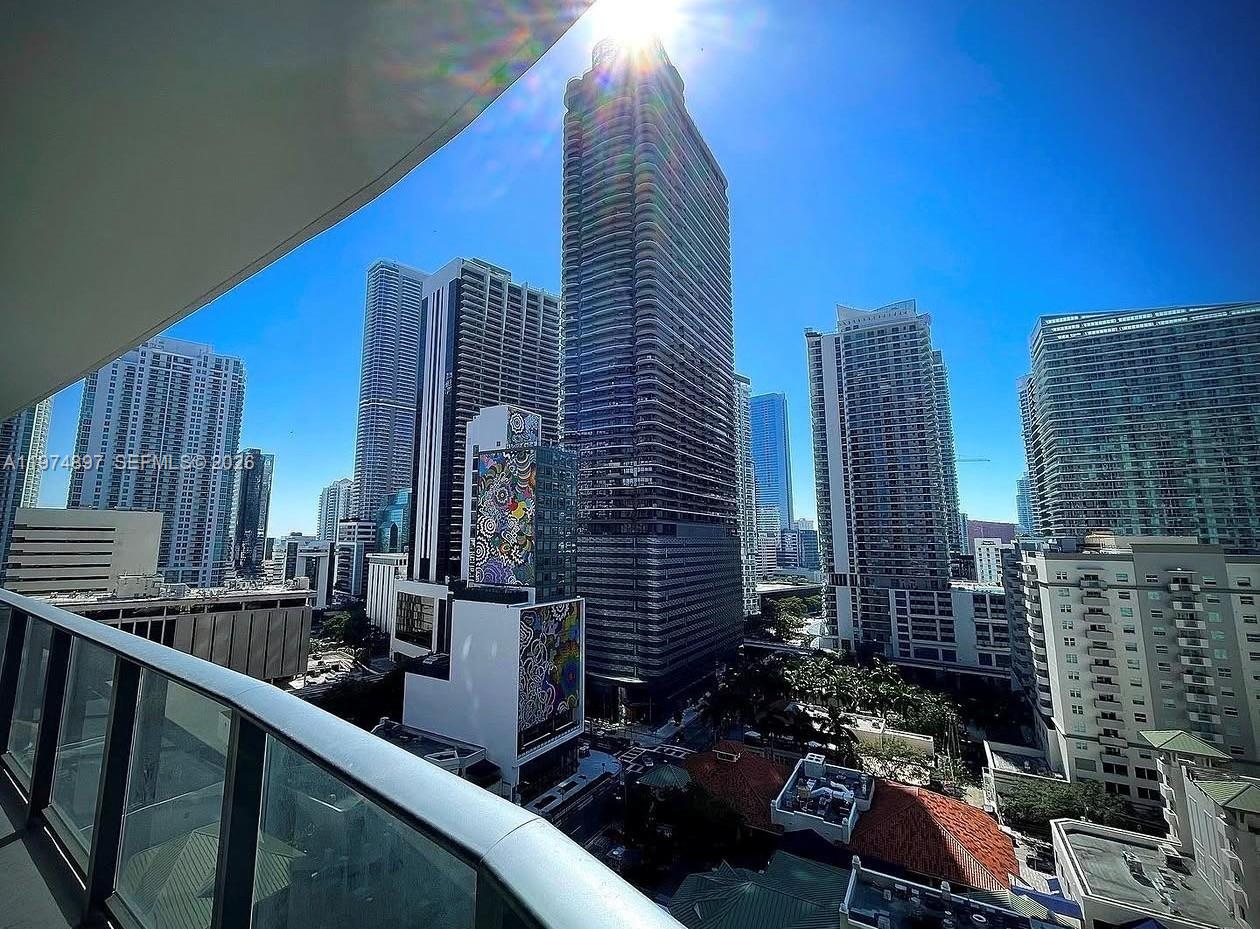 45 SW 9th St #1206, Miami FL 33130