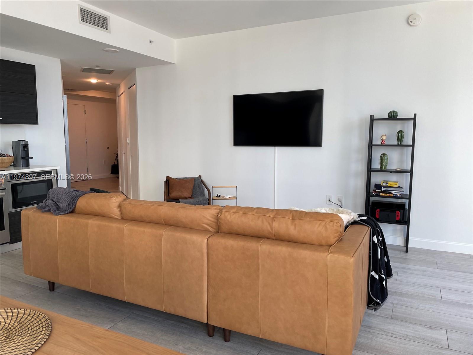 45 SW 9th St #1206, Miami FL 33130