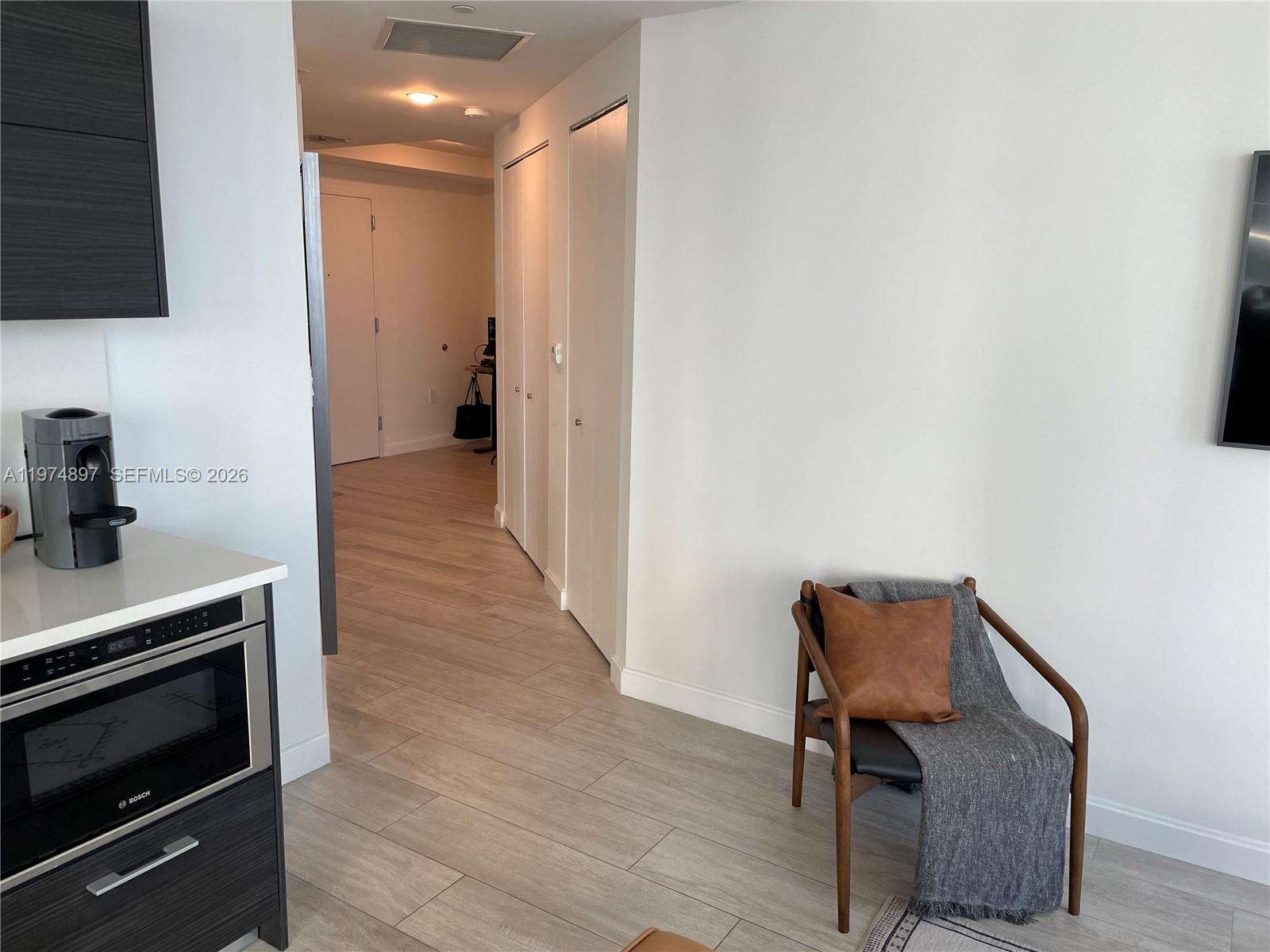 45 SW 9th St #1206, Miami FL 33130
