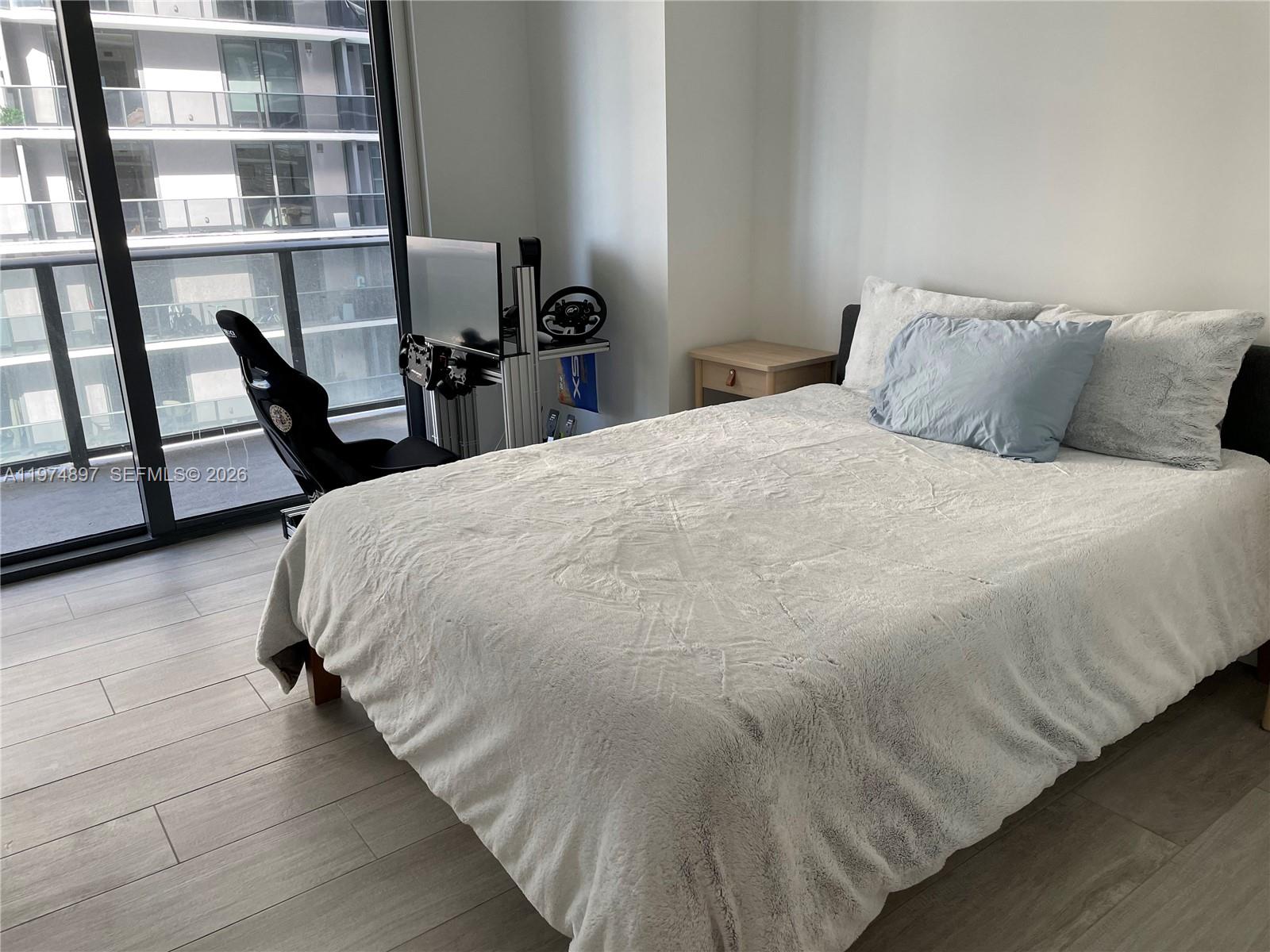 45 SW 9th St #1206, Miami FL 33130