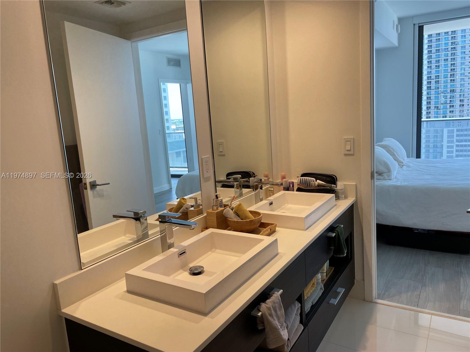 45 SW 9th St #1206, Miami FL 33130
