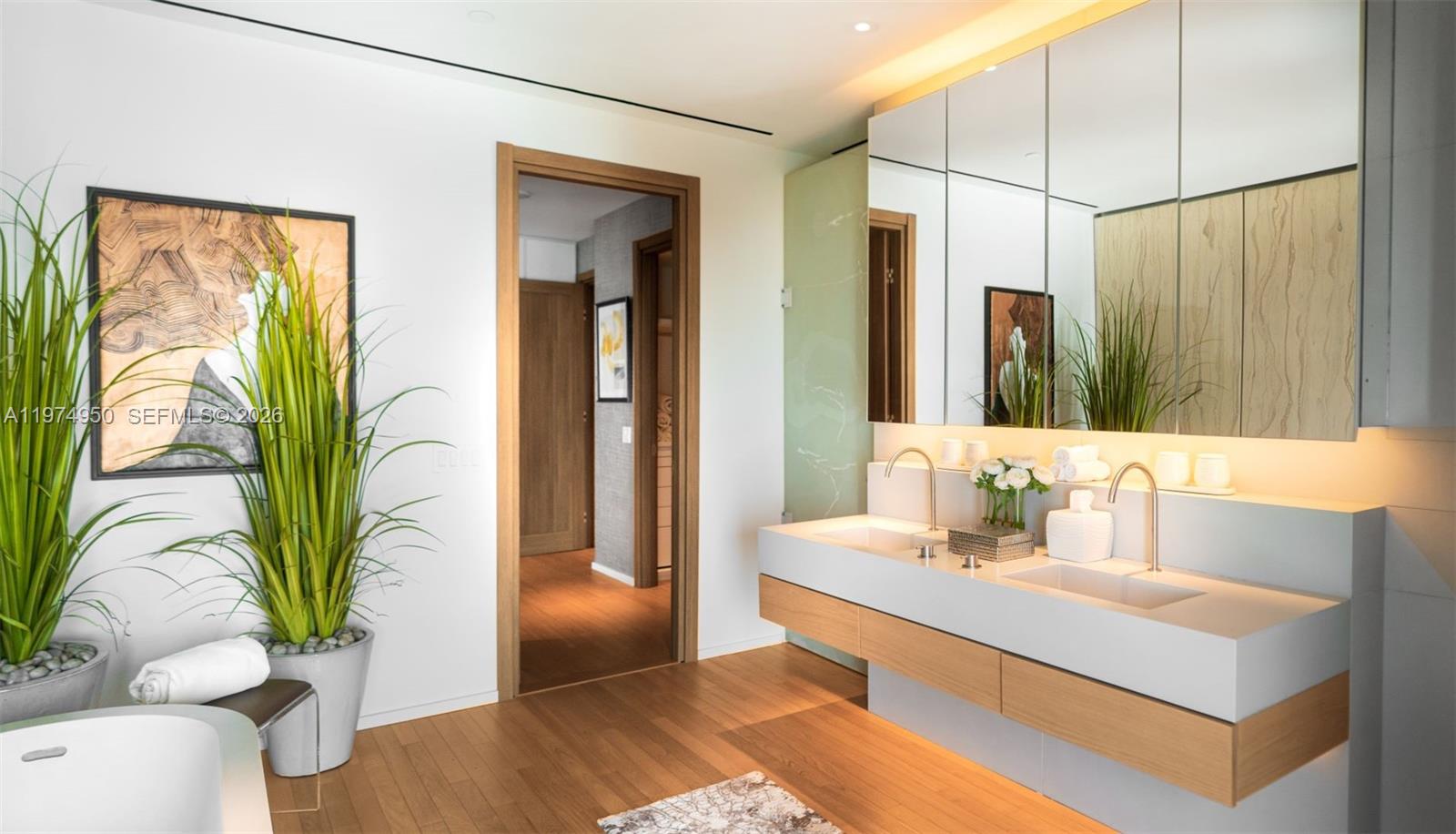 2901 E Collins Ave #1602, Miami Beach FL 33140