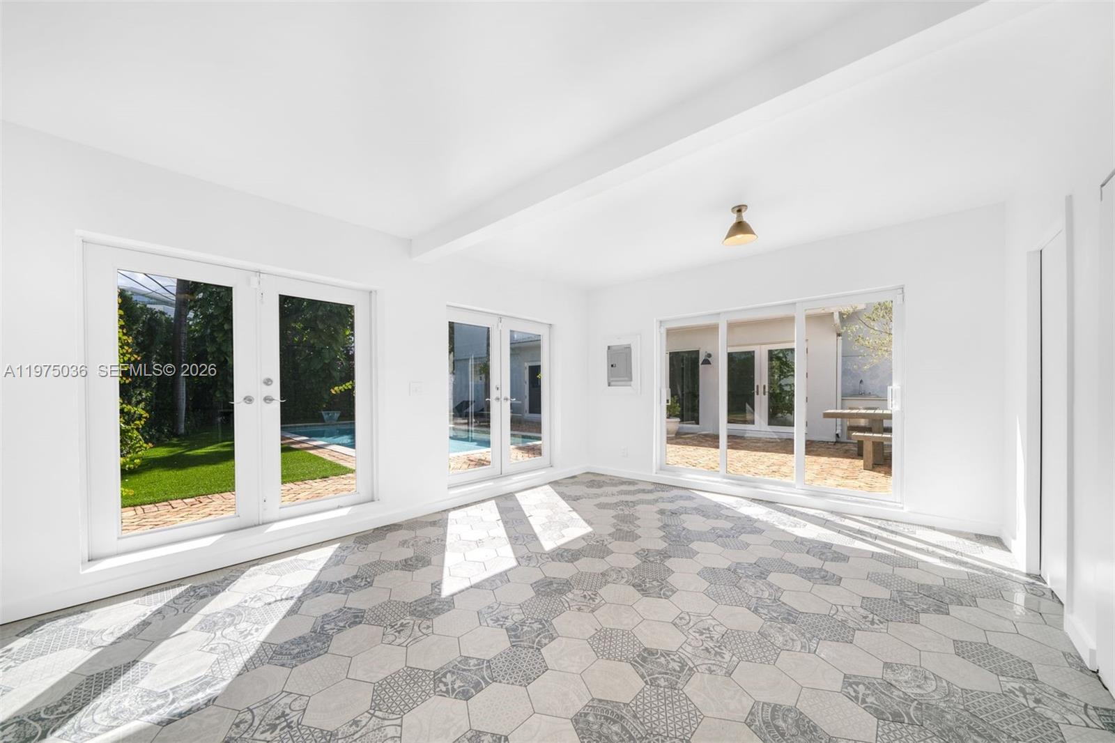 939 W 47th Ct, Miami Beach FL 33140