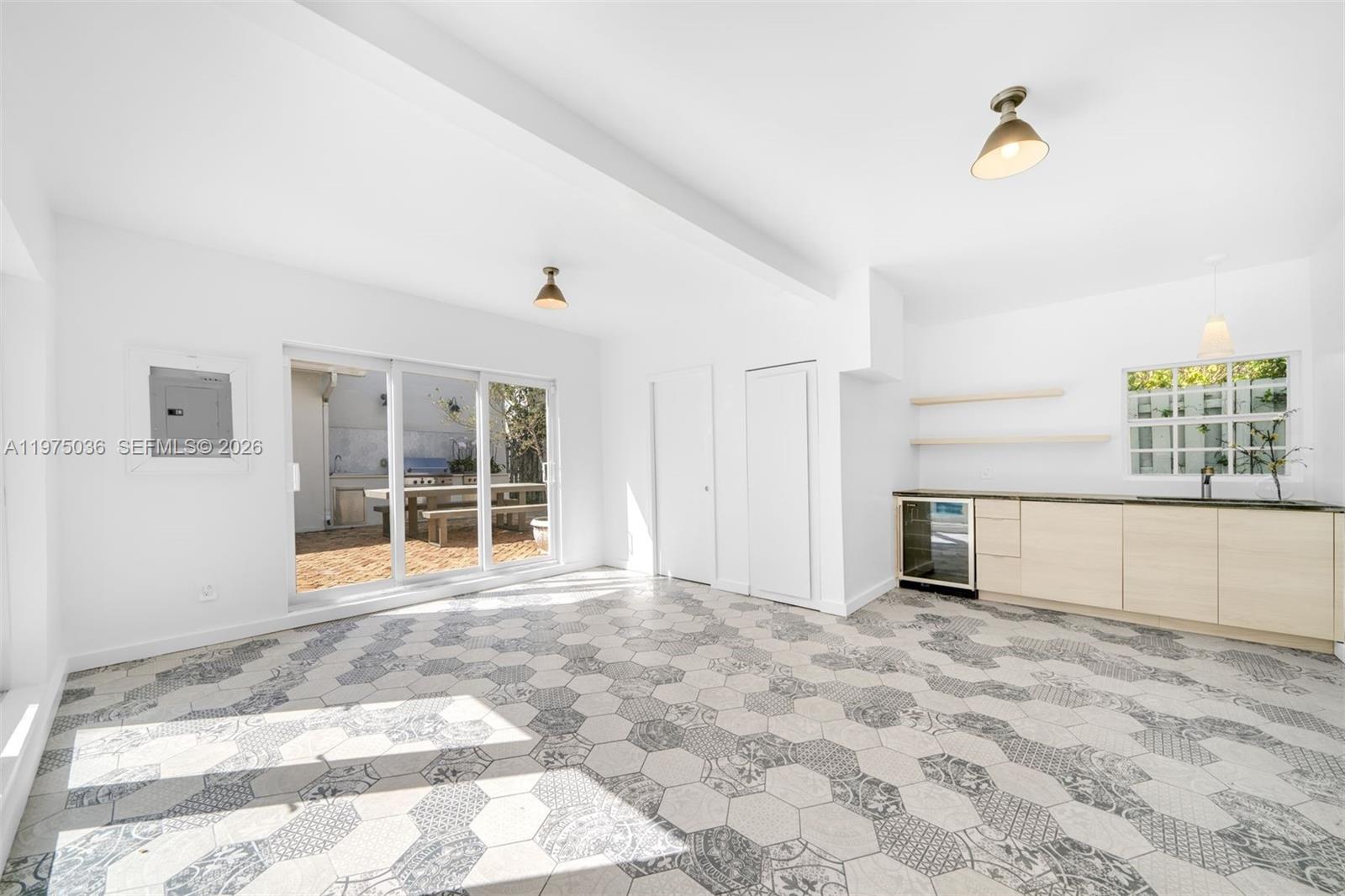 939 W 47th Ct, Miami Beach FL 33140