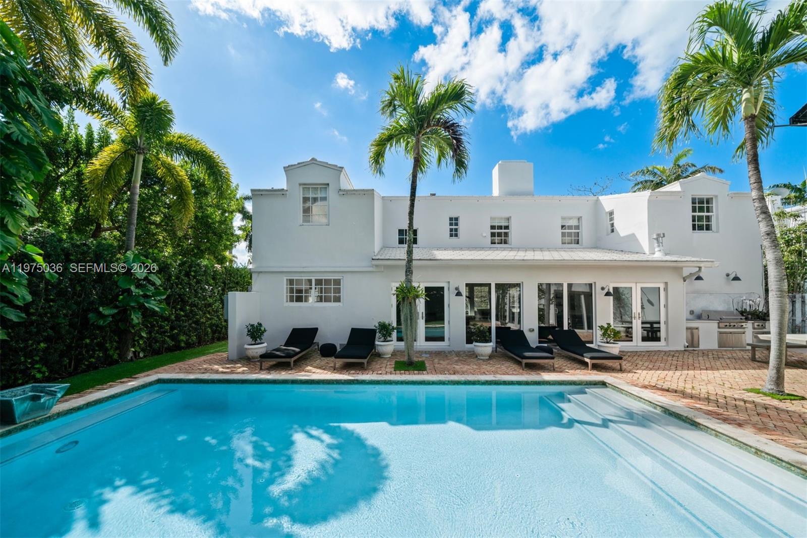 939 W 47th Ct, Miami Beach FL 33140
