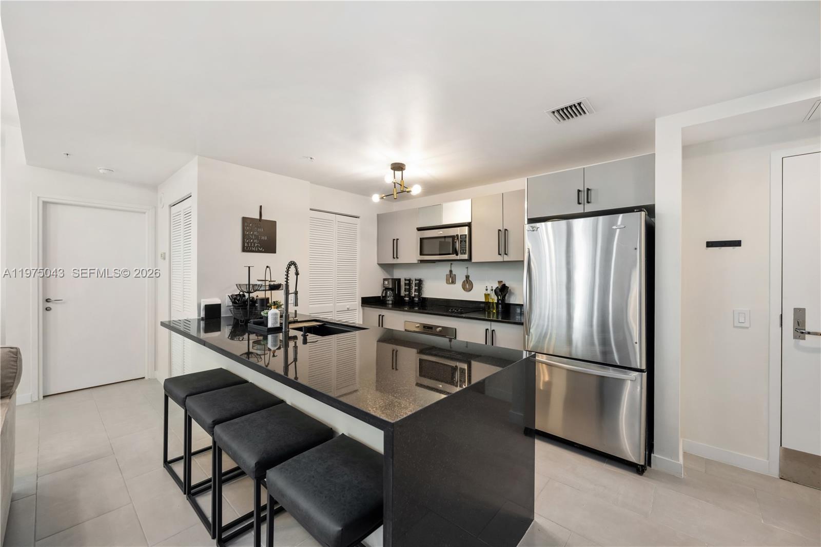 300 S Biscayne Blvd #T-1502, Miami FL 33131
