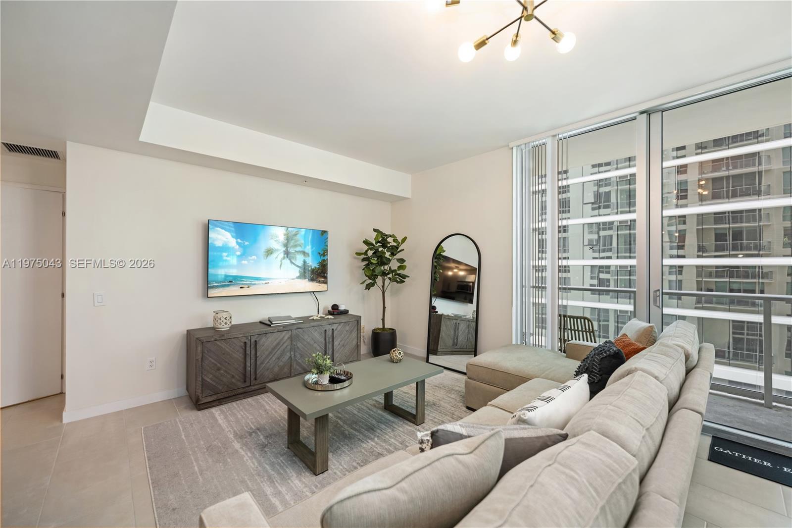 300 S Biscayne Blvd #T-1502, Miami FL 33131