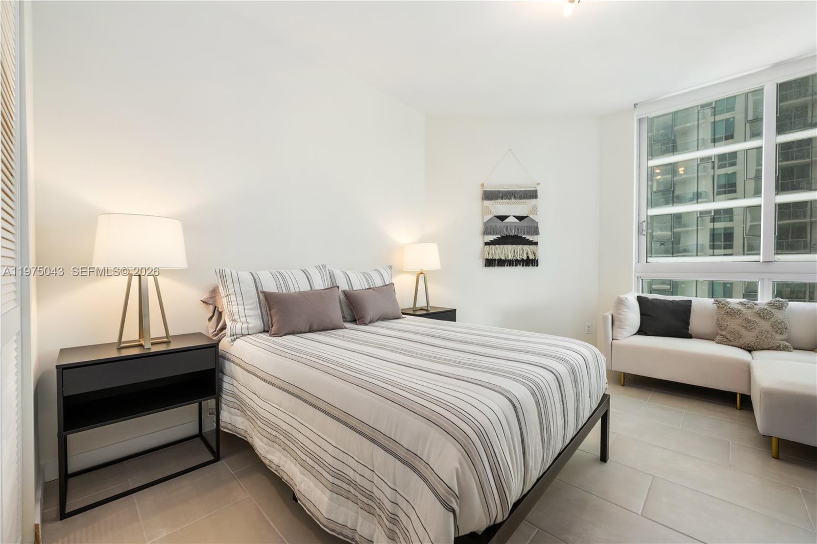 300 S Biscayne Blvd #T-1502, Miami FL 33131