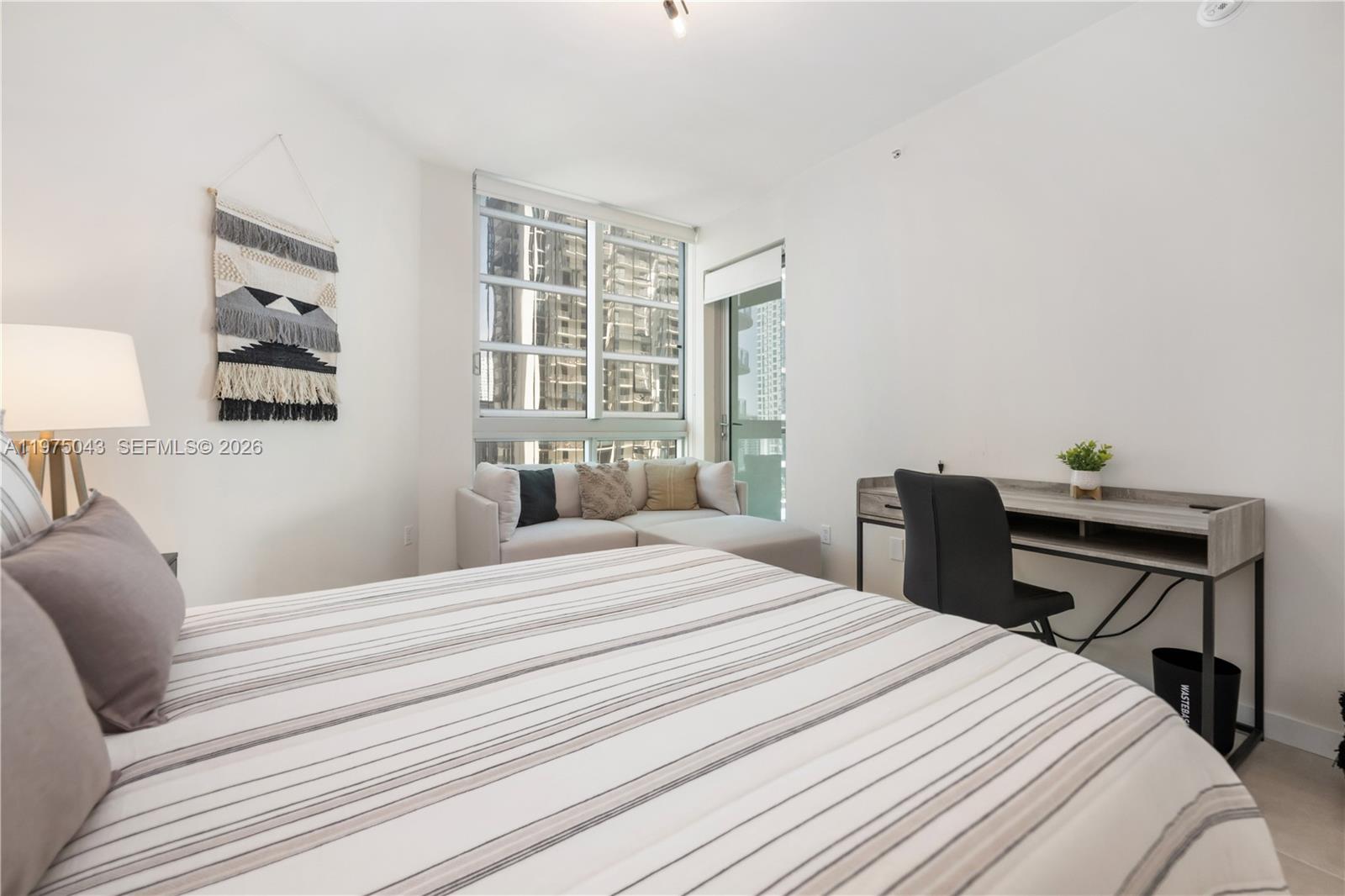 300 S Biscayne Blvd #T-1502, Miami FL 33131