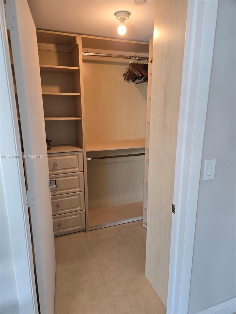 350 S Miami Ave #3507, Miami FL 33130