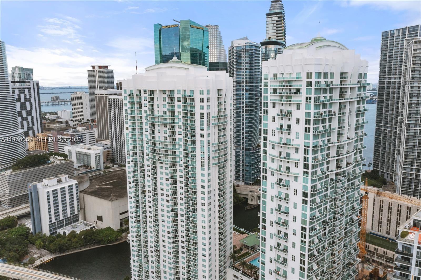 31 SE 5th St #4121, Miami FL 33131