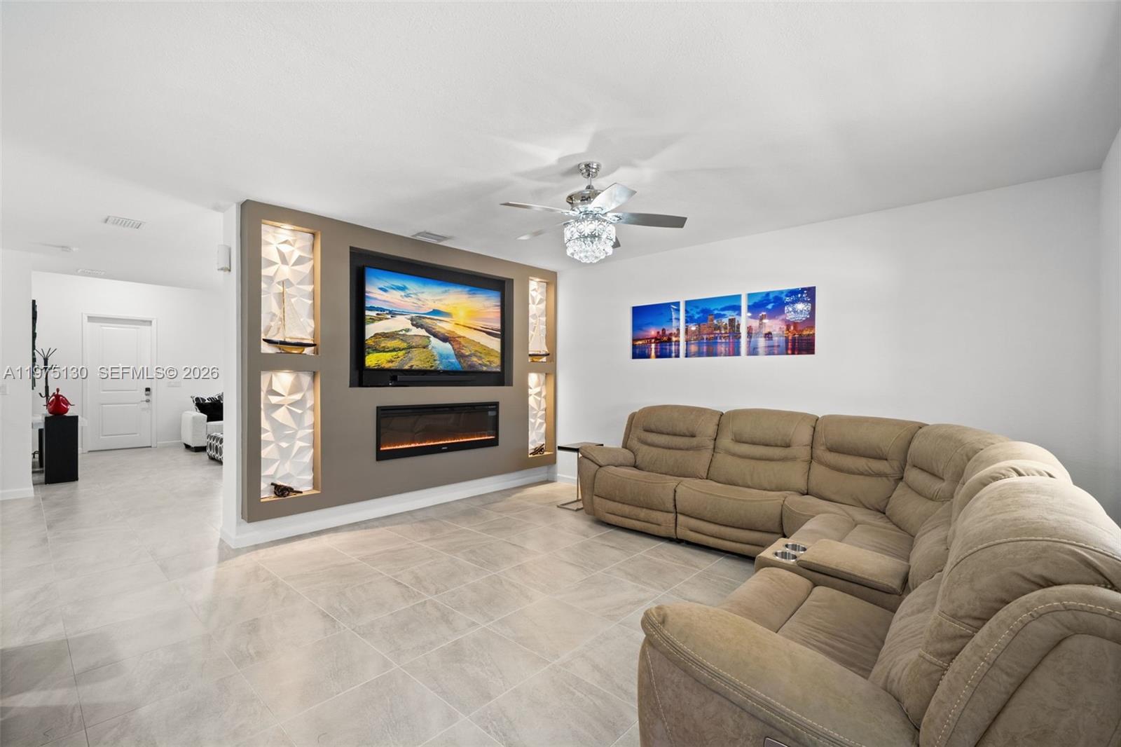 160 SE 23rd Ter, Homestead FL 33033