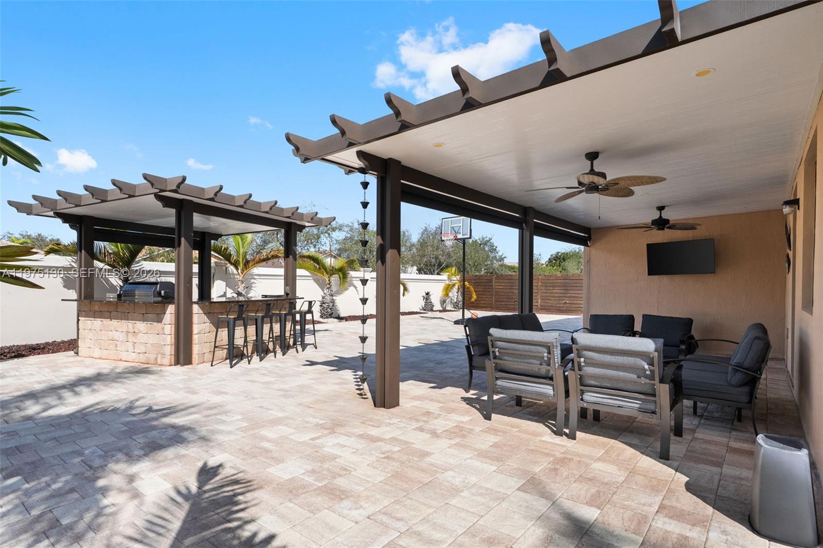 160 SE 23rd Ter, Homestead FL 33033