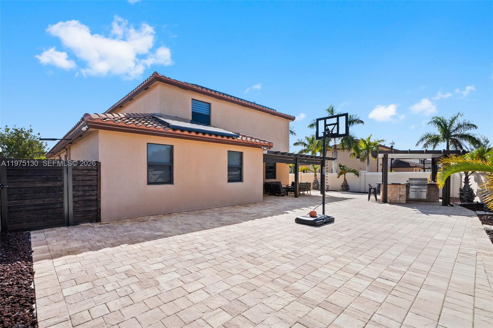160 SE 23rd Ter, Homestead FL 33033