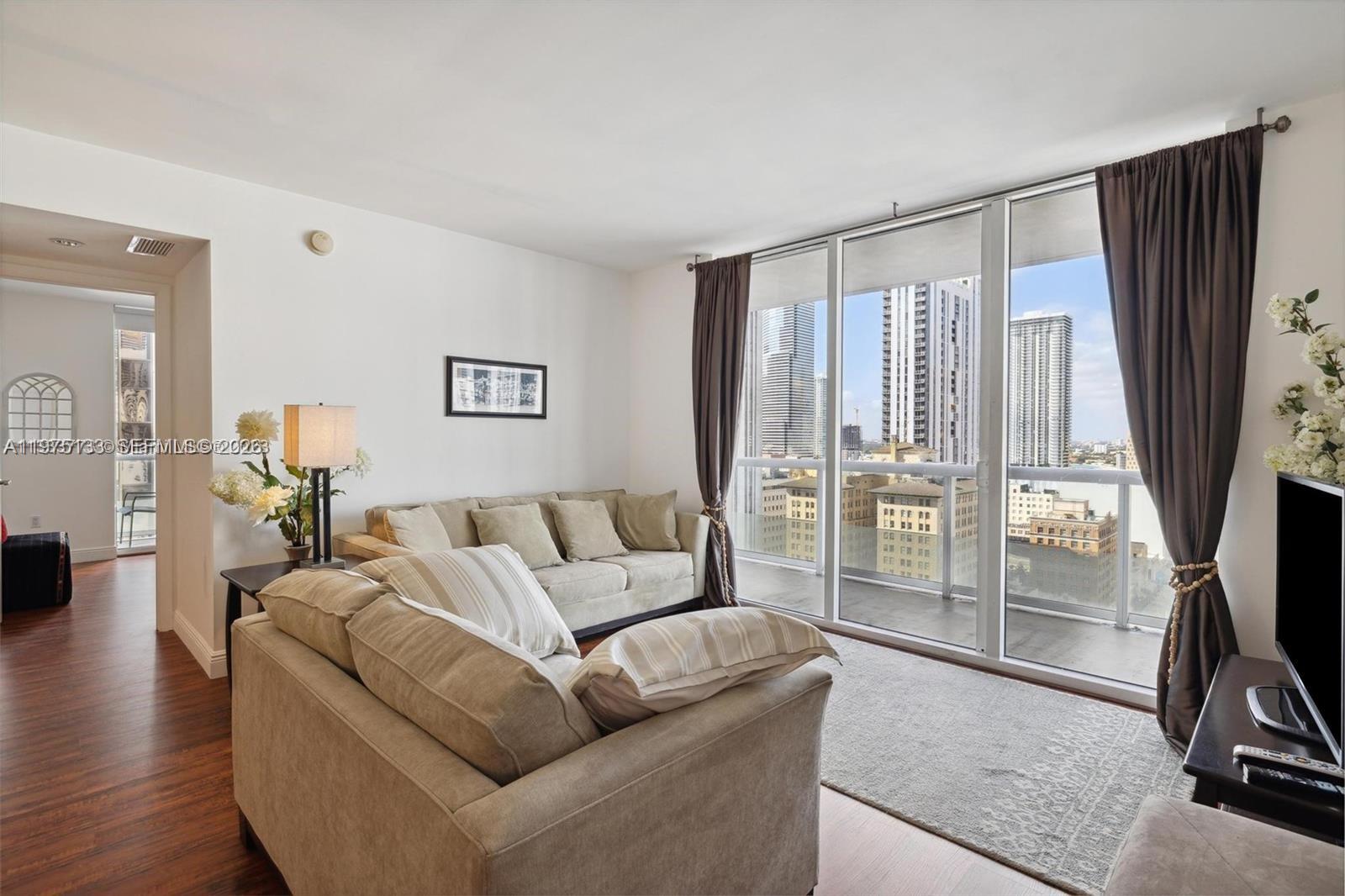 50 Biscayne Blvd #2111, Miami FL 33132