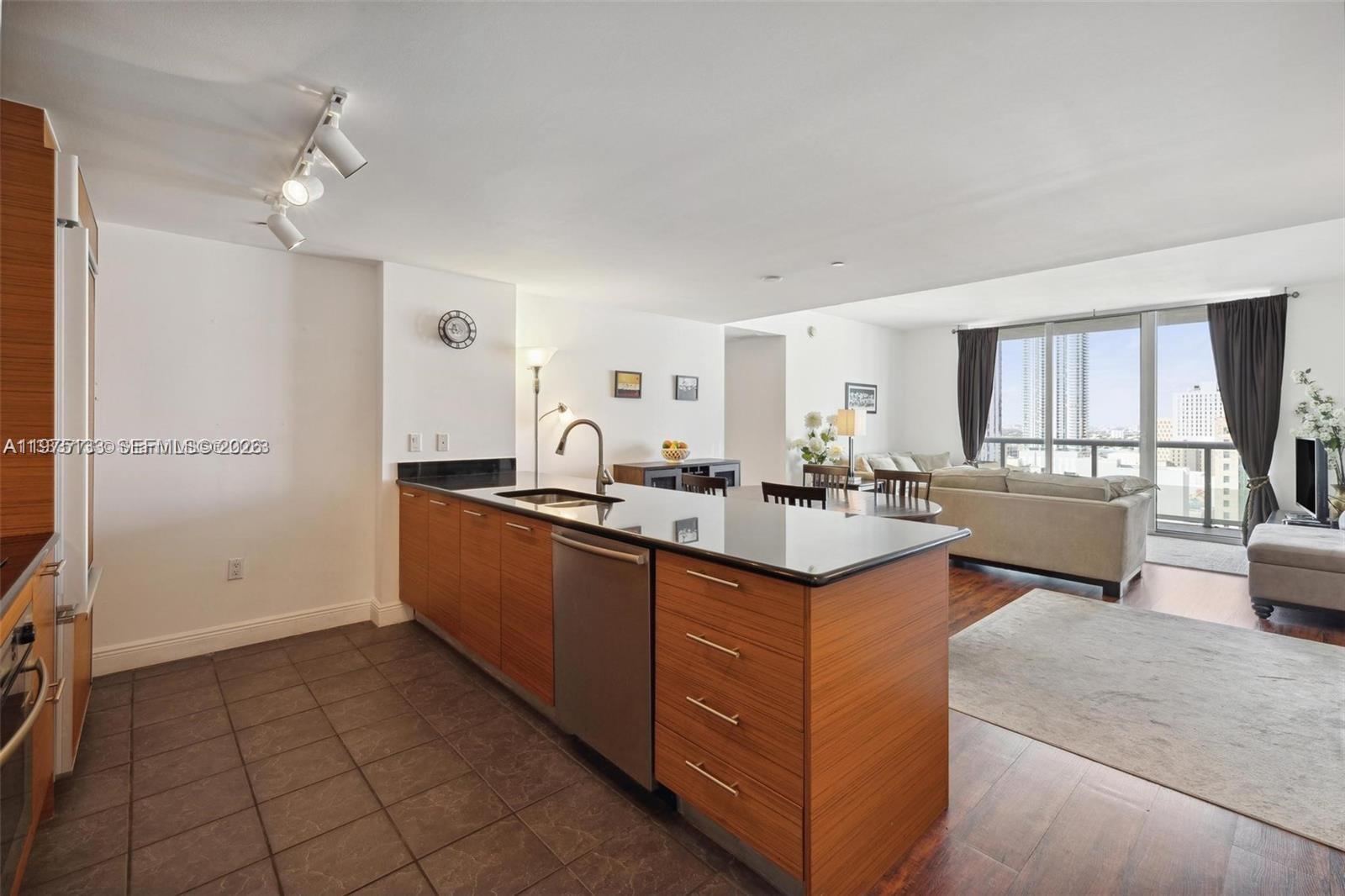 50 Biscayne Blvd #2111, Miami FL 33132