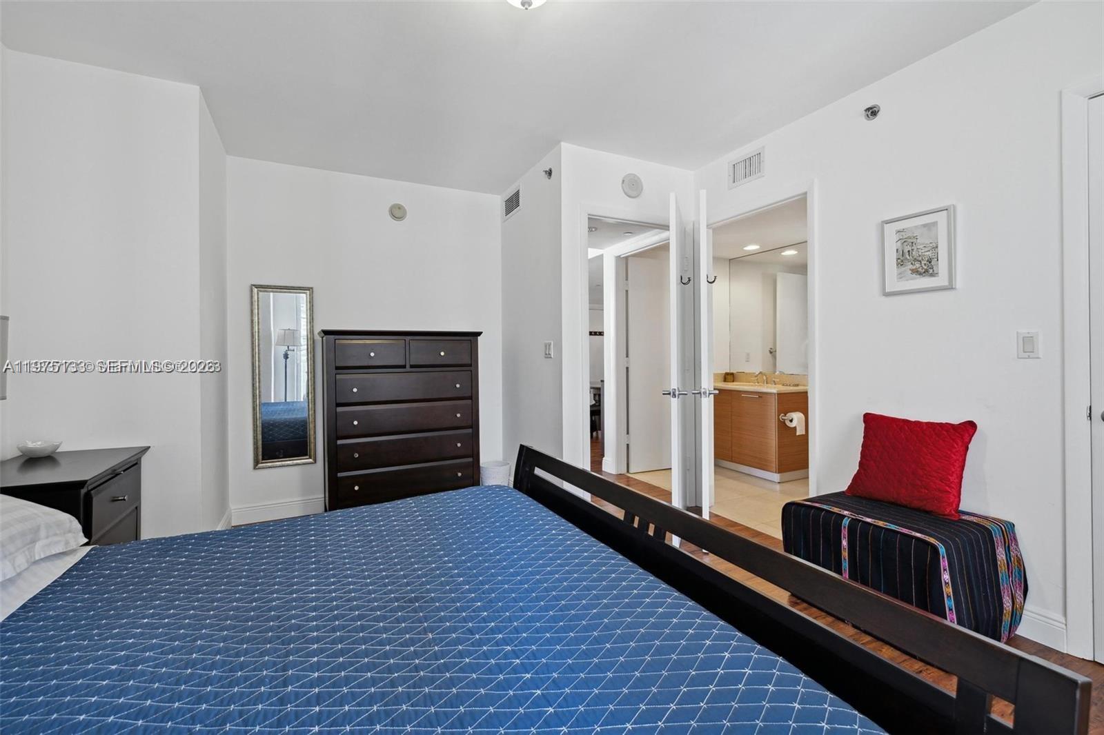 50 Biscayne Blvd #2111, Miami FL 33132