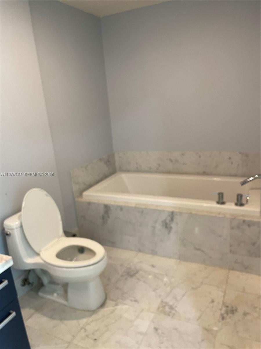 253 NE 2nd St #2304, Miami FL 33132