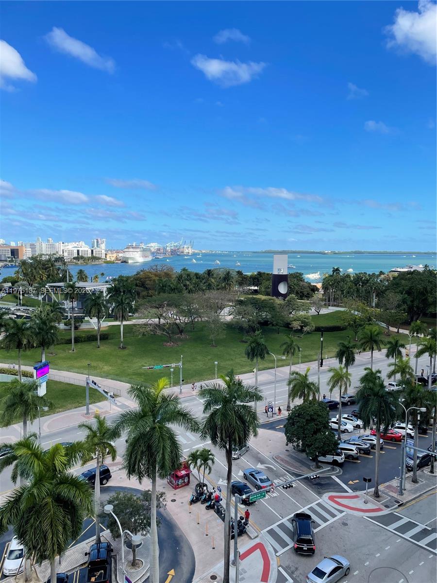 253 NE 2nd St #2304, Miami FL 33132