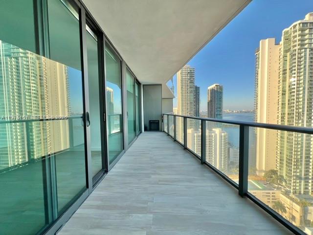 460 NE 28 ST #3203, Miami FL 33137