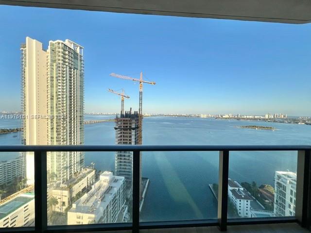 460 NE 28 ST #3203, Miami FL 33137