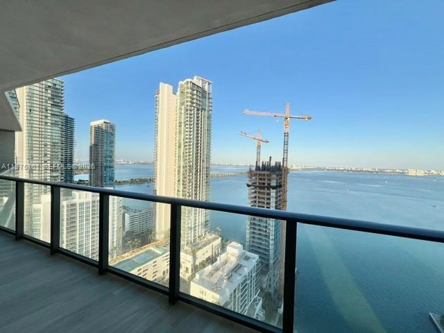 460 NE 28 ST #3203, Miami FL 33137