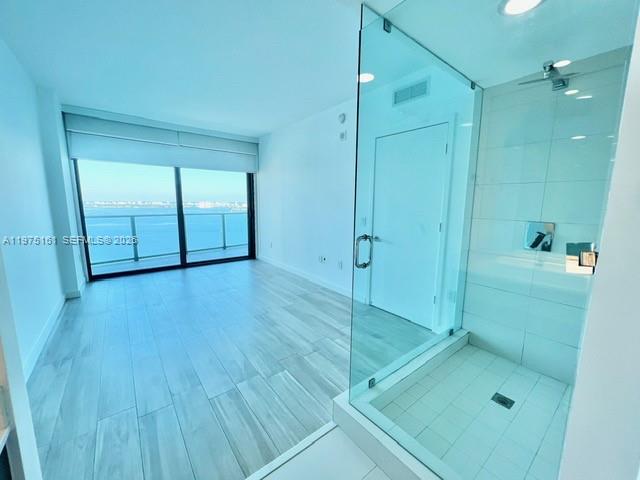 460 NE 28 ST #3203, Miami FL 33137