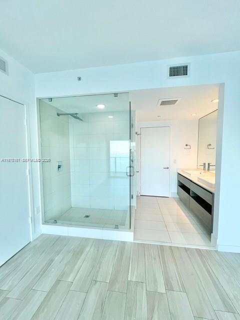 460 NE 28 ST #3203, Miami FL 33137