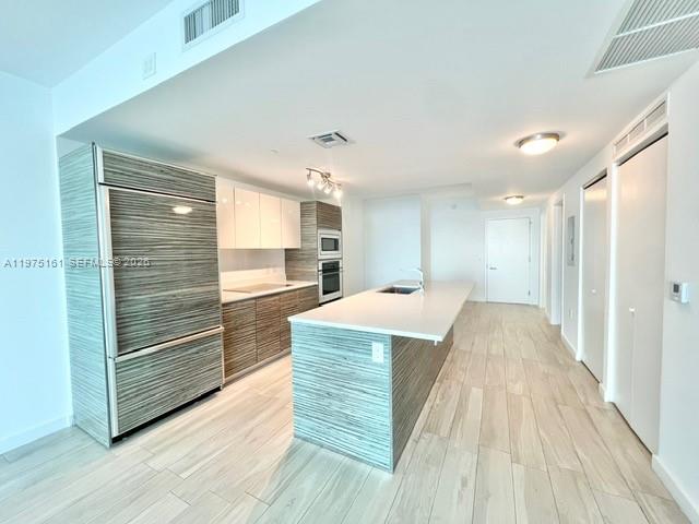 460 NE 28 ST #3203, Miami FL 33137