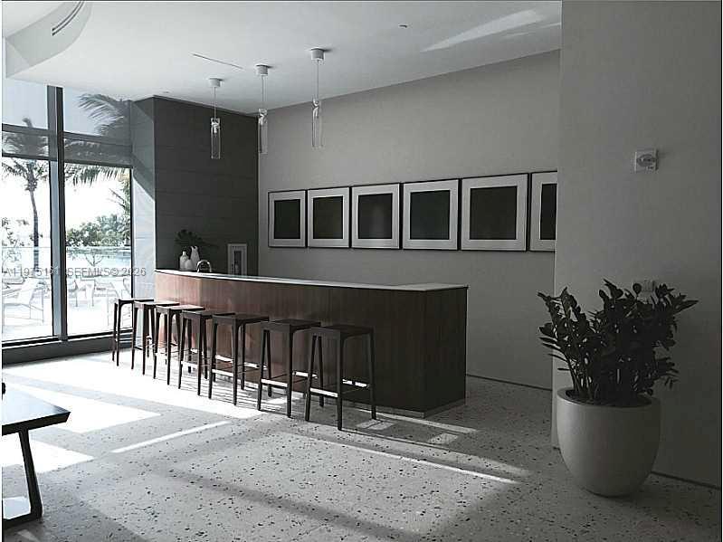 460 NE 28 ST #3203, Miami FL 33137