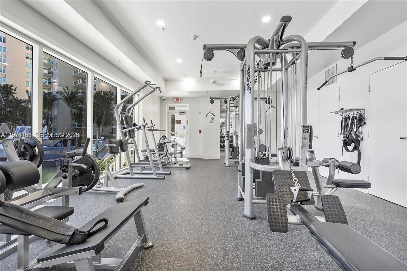 3340 NE 190th St #1105, Aventura FL 33180