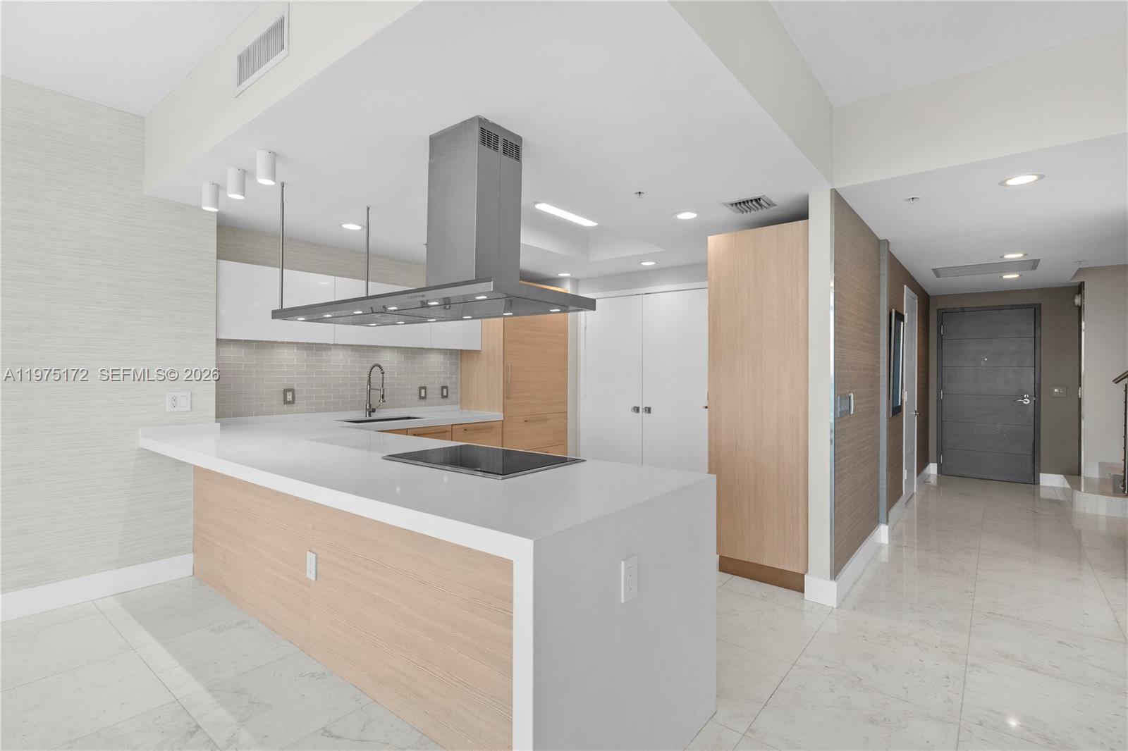 17301 Biscayne Blvd #611, North Miami Beach FL 33160