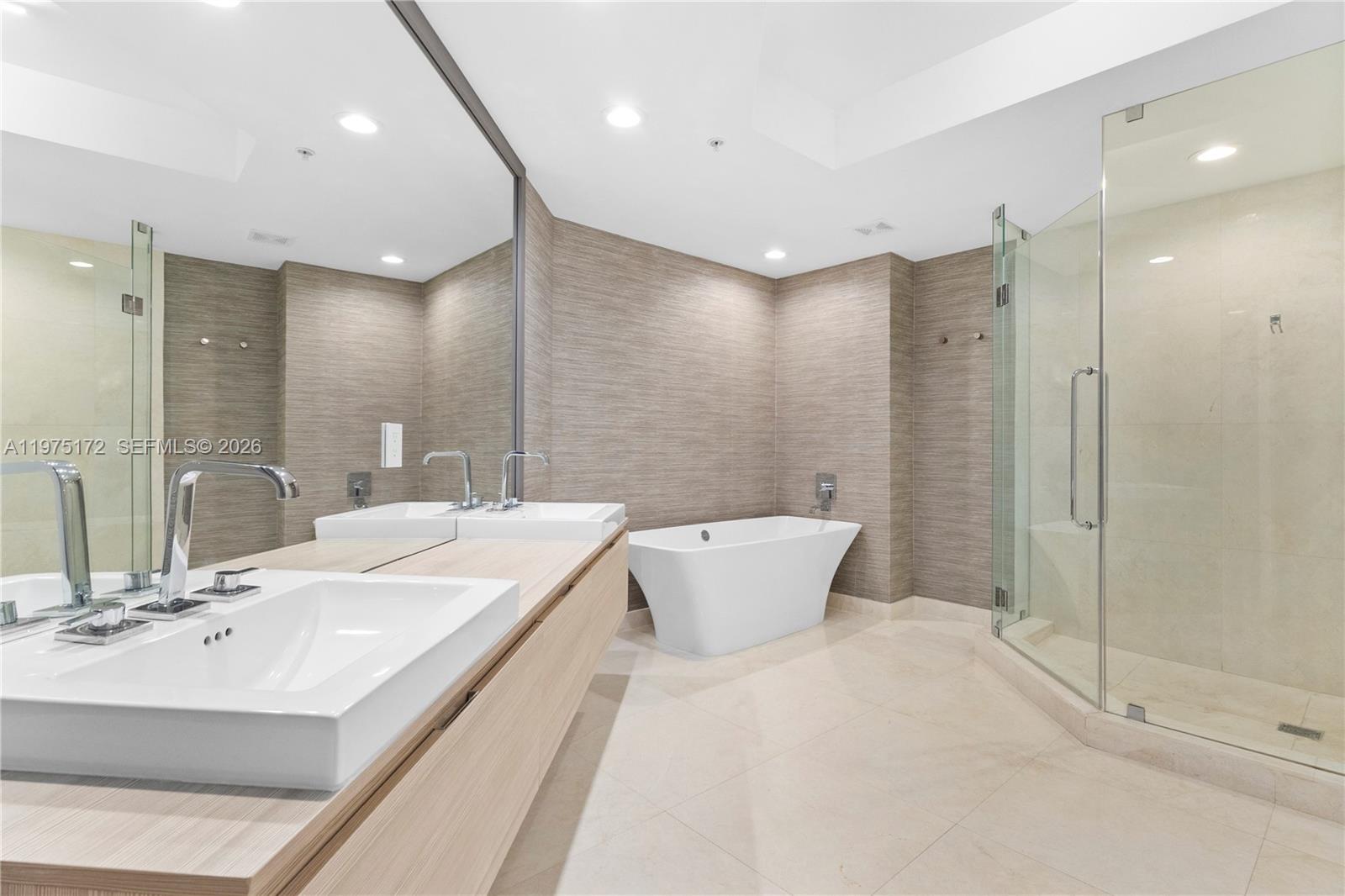 17301 Biscayne Blvd #611, North Miami Beach FL 33160