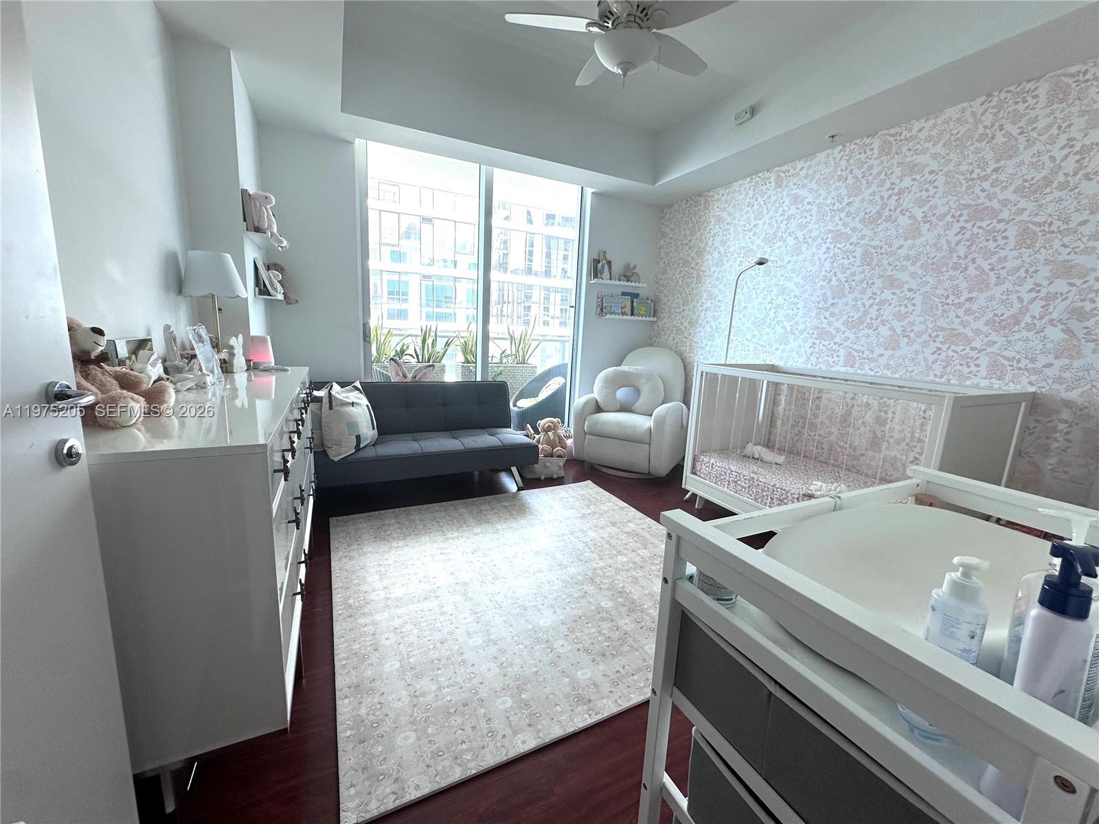 300 S Biscayne Blvd #3504, Miami FL 33131