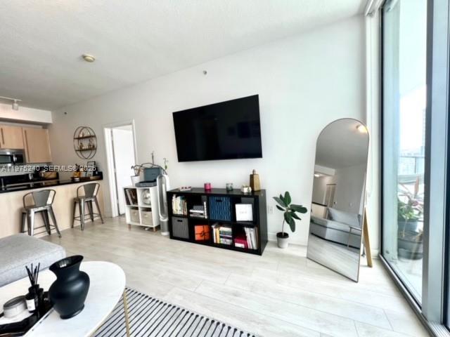 79 SW 12th St #2010, Miami FL 33130