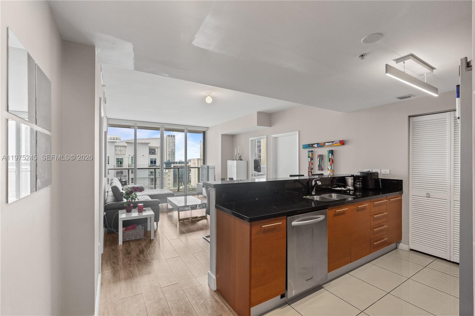 244 Biscayne Blvd #2410, Miami FL 33132