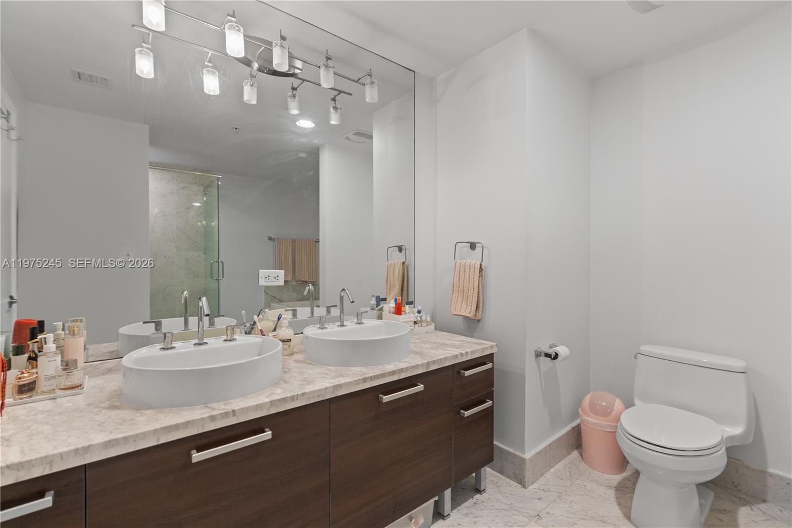 244 Biscayne Blvd #2410, Miami FL 33132