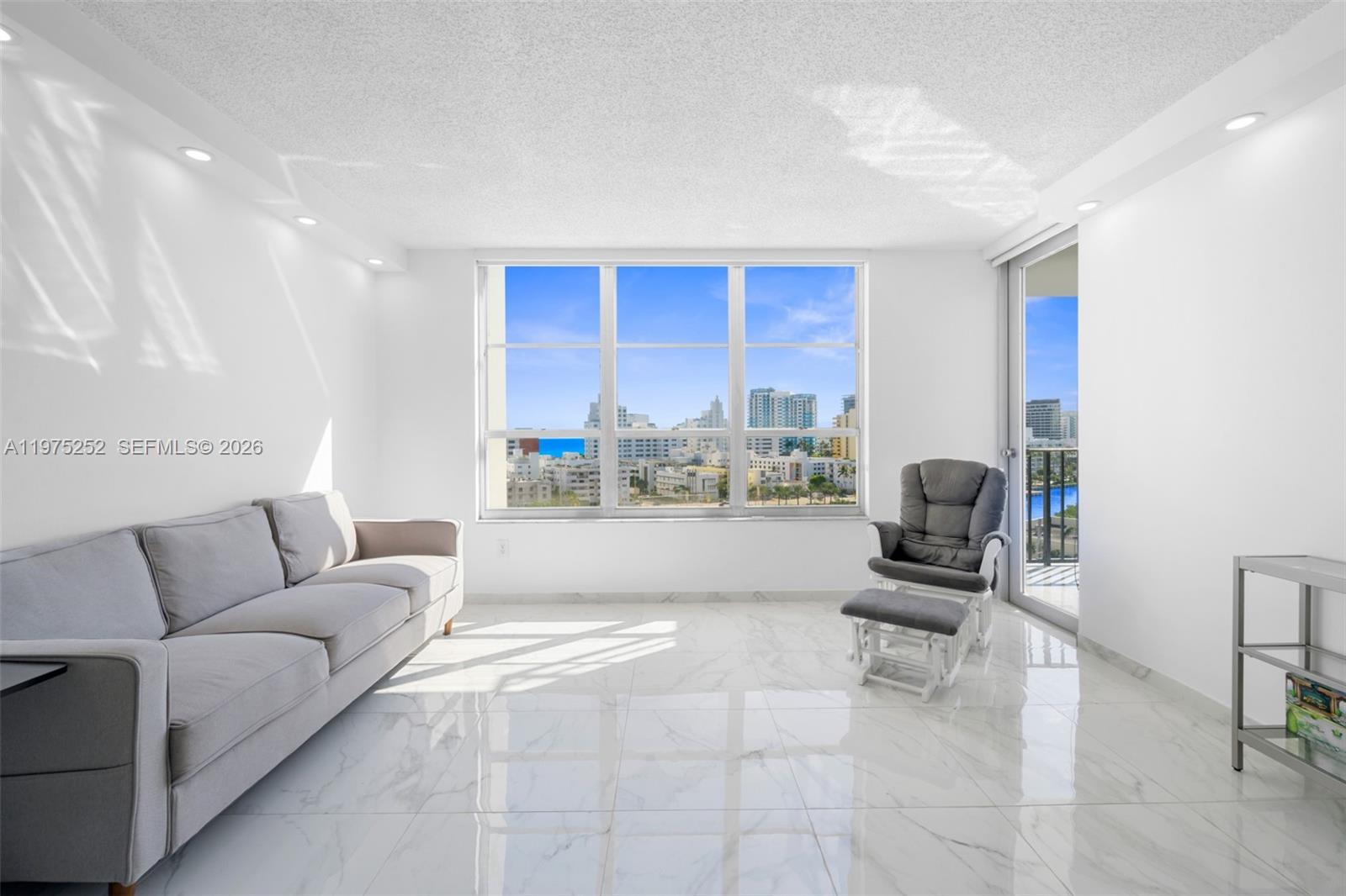 4101 Pine Tree Dr #919, Miami Beach FL 33140