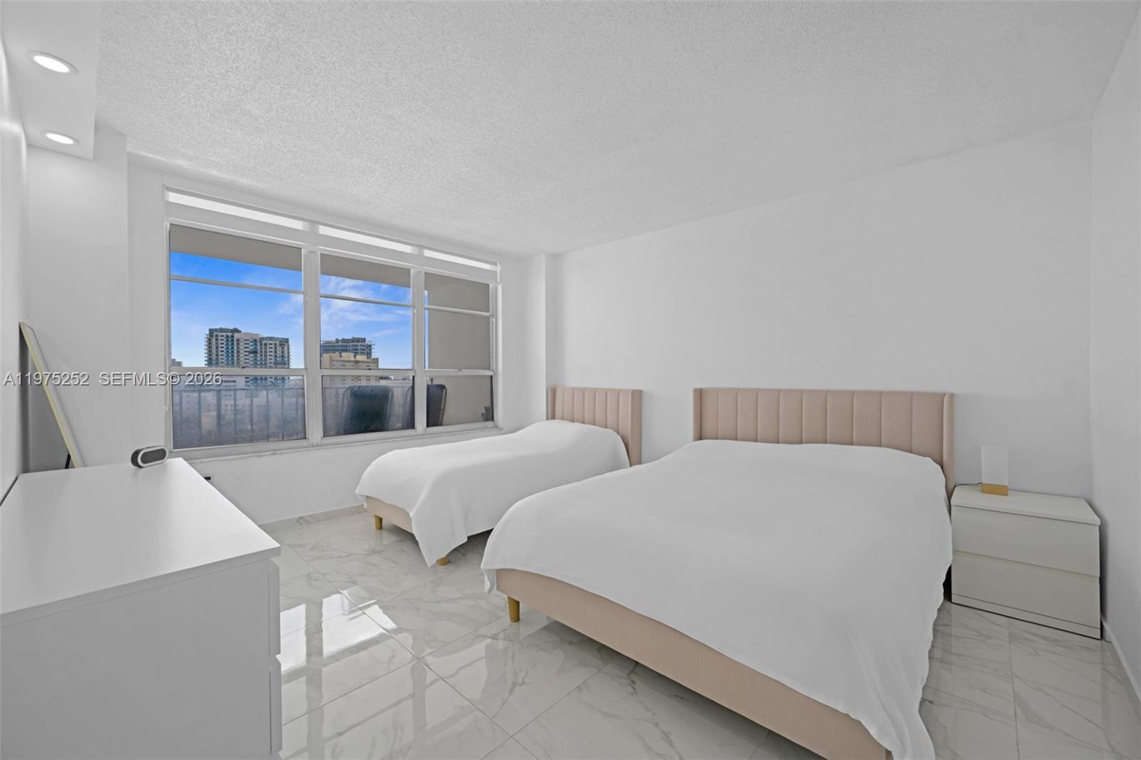 4101 Pine Tree Dr #919, Miami Beach FL 33140