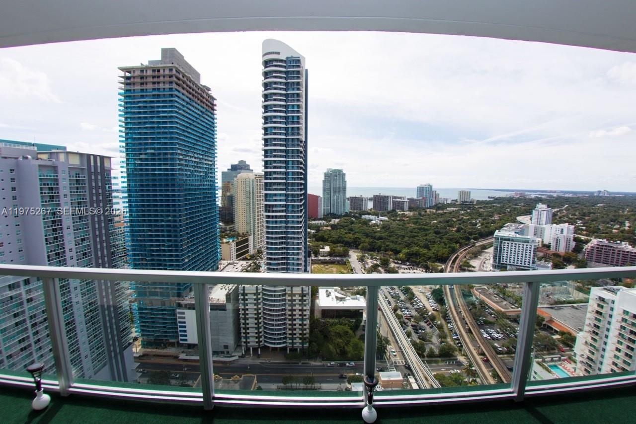 79 SW 12th St #2904-S, Miami FL 33130