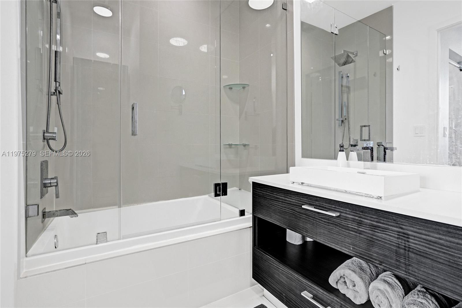 55 SW 9th St #4104, Miami FL 33130