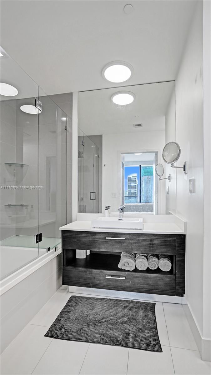 55 SW 9th St #4104, Miami FL 33130