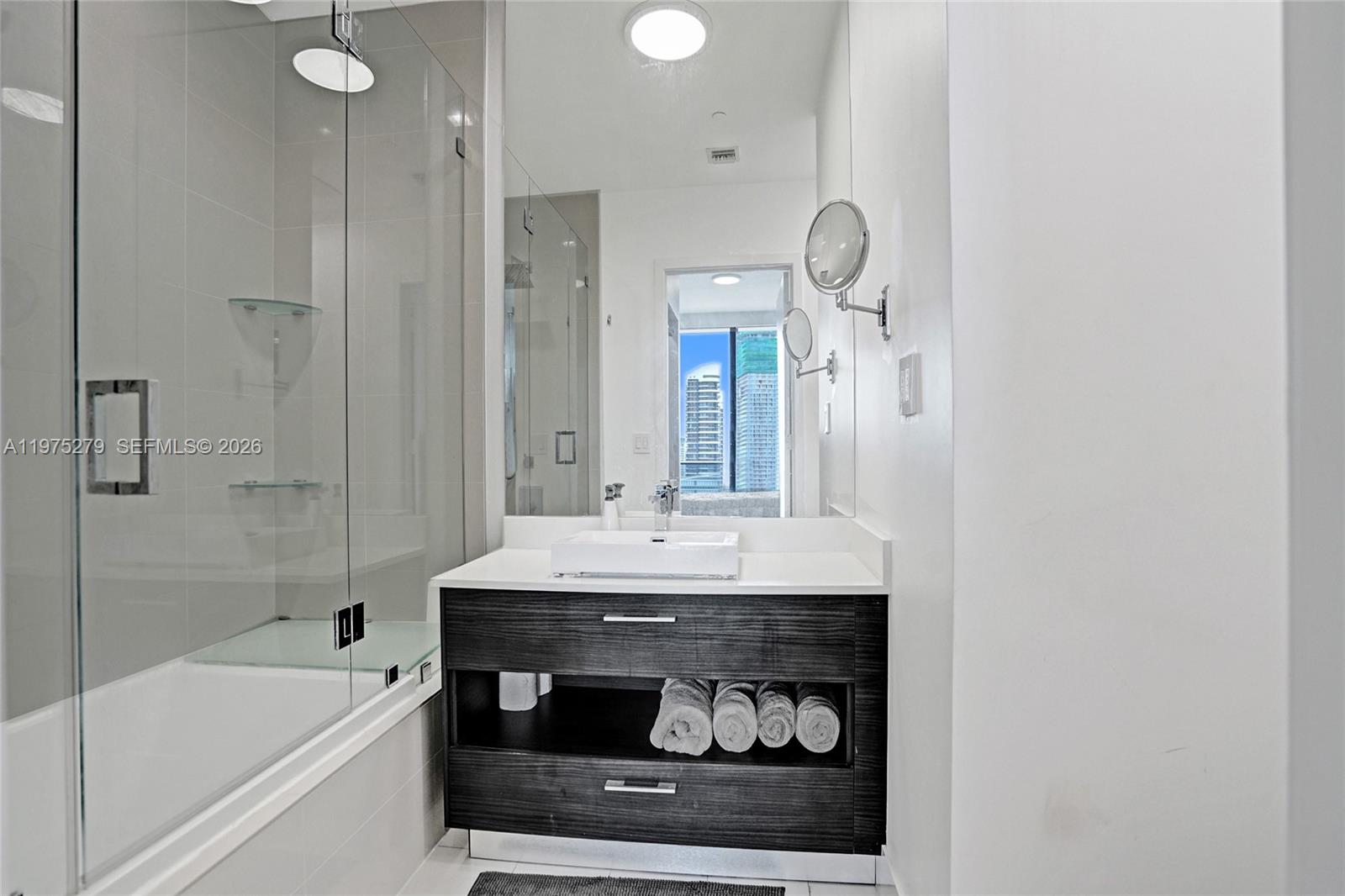 55 SW 9th St #4104, Miami FL 33130