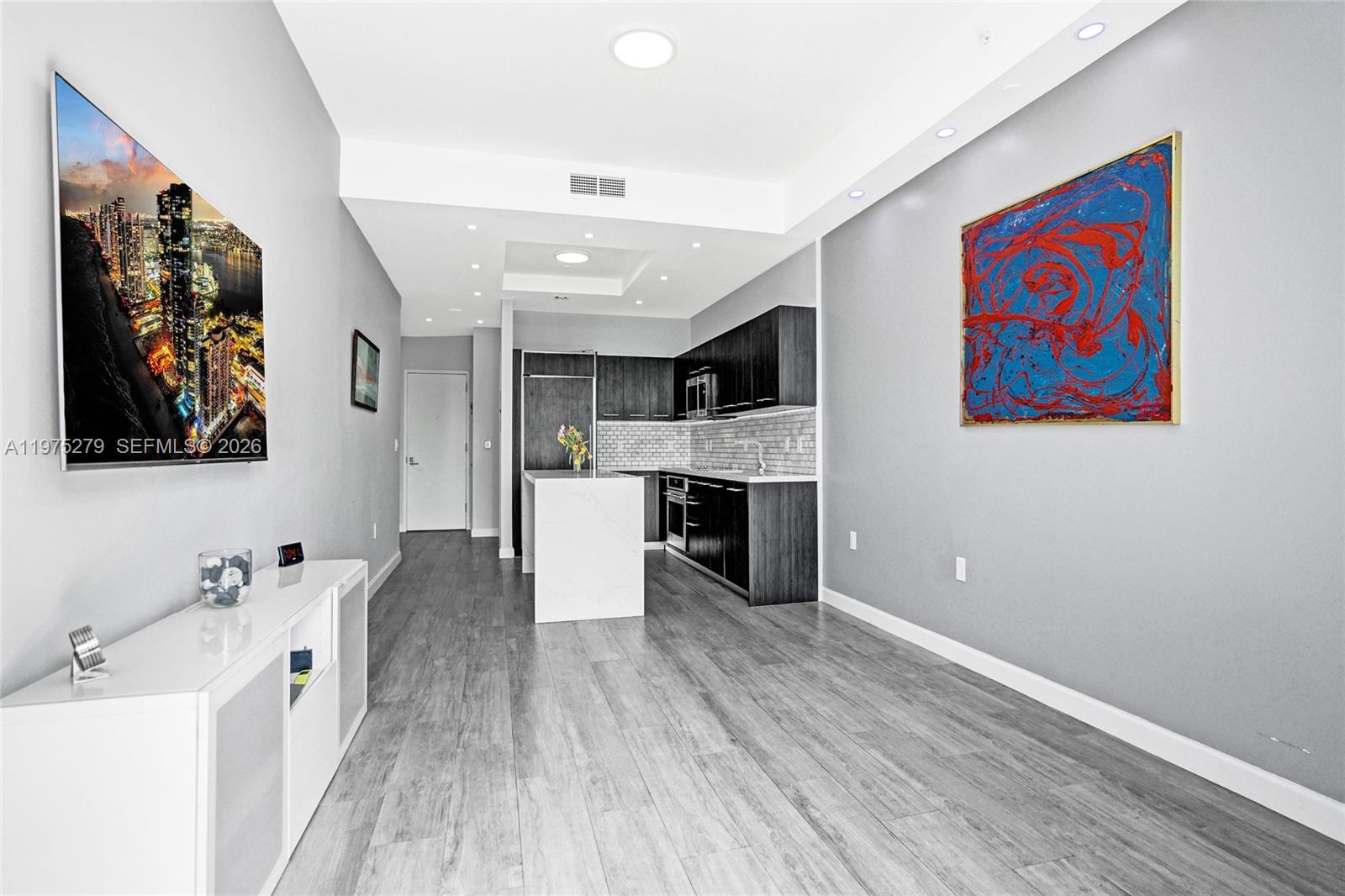 55 SW 9th St #4104, Miami FL 33130