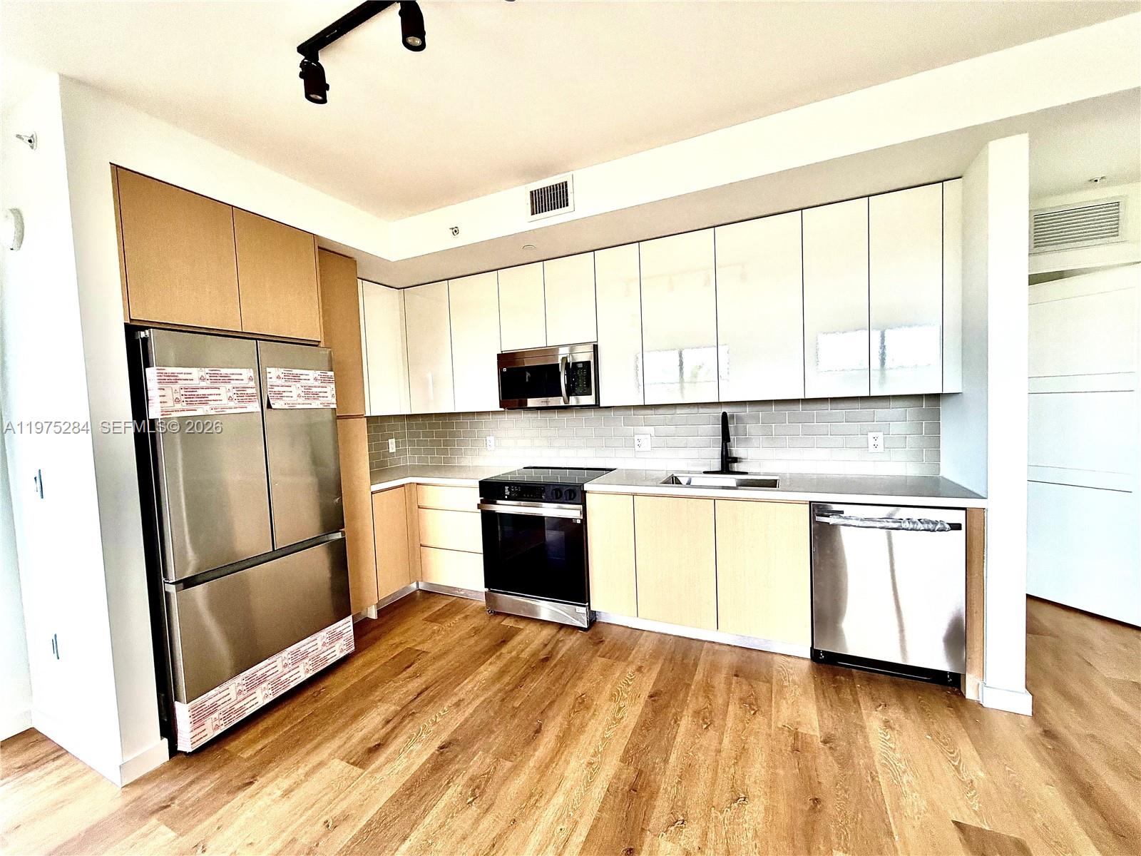 1650 NE 124th St #621, North Miami FL 33181