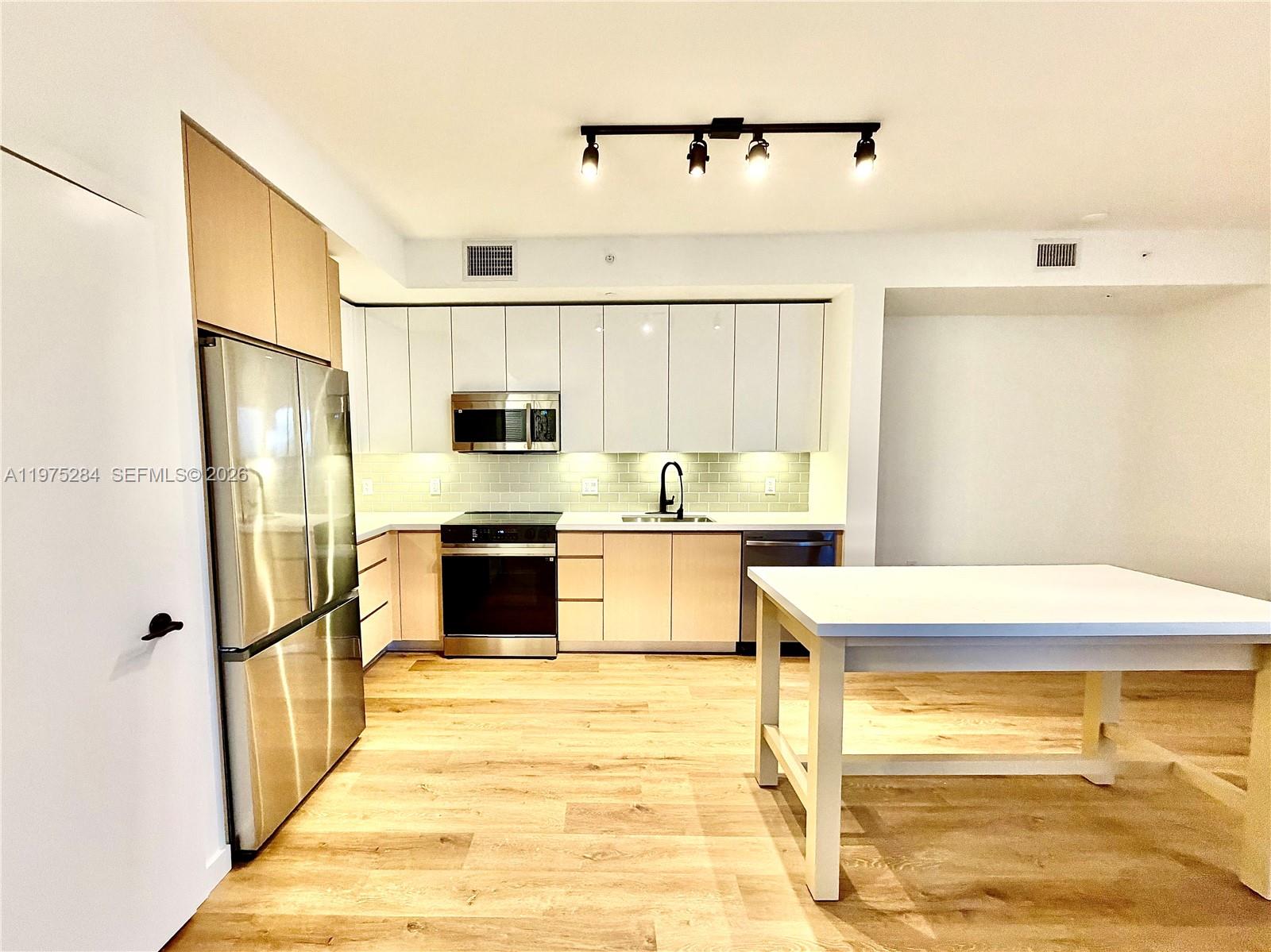 1650 NE 124th St #621, North Miami FL 33181